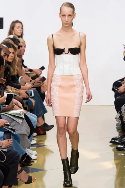 Look 13
